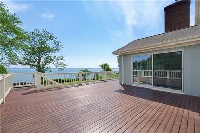 Tucked away on a quiet cul-de-sac, this exceptional waterfront - photo 28