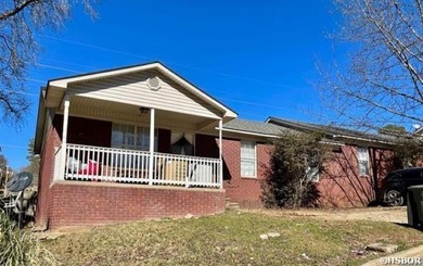 7 Renovated and well-maintained units located in Central Hot - photo 7