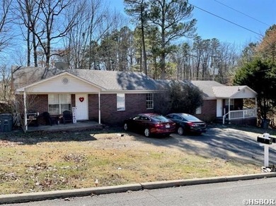 7 Renovated and well-maintained units located in Central Hot - photo 8