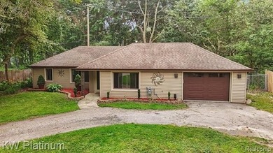Welcome to your own lakeside oasis! This beautifully updated - photo 1