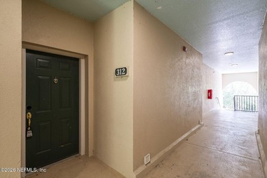 3 bedroom Condo Unit located centrally in the gated and well - photo 2
