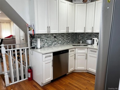 Welcome to this beautifully maintained and move-in ready - photo 18