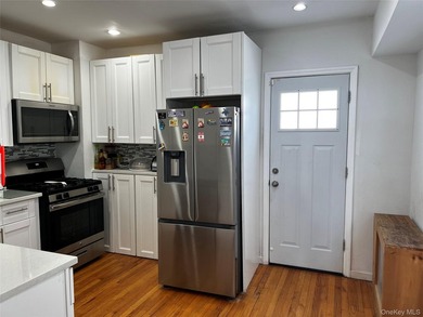Welcome to this beautifully maintained and move-in ready - photo 19