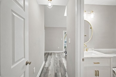 Perfect location and fully furnished! Centrally located in the - photo 25