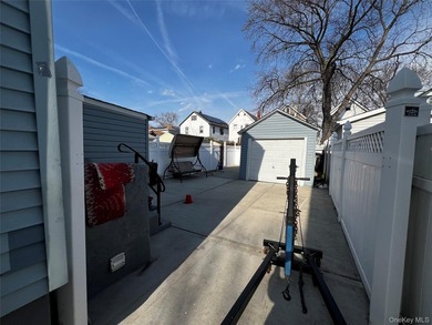 Welcome to this beautifully maintained and move-in ready - photo 26