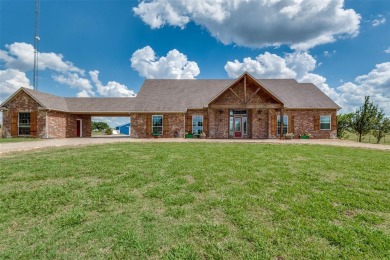 Lake Home For Sale in Ennis, Texas