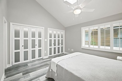 Perfect location and fully furnished! Centrally located in the - photo 35