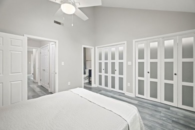 Perfect location and fully furnished! Centrally located in the - photo 38