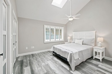 Perfect location and fully furnished! Centrally located in the - photo 39