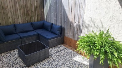 Perfect location and fully furnished! Centrally located in the - photo 42