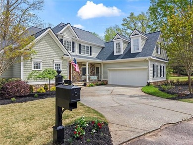 Beautifully tucked away on the 1.02 acre child-friendly - photo 2
