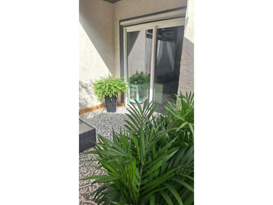 Perfect location and fully furnished! Centrally located in the - photo 44