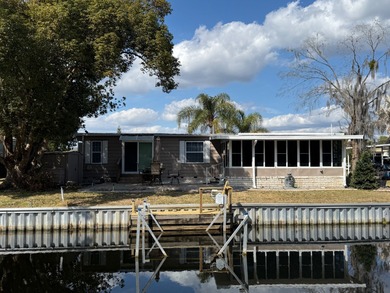 Mid Florida Lakes Area Home For Sale in Leesburg Florida