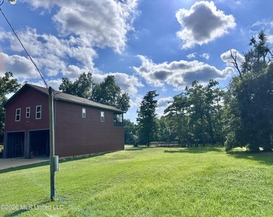 Welcome to Wolf Lake living at its finest! Conveniently located - photo 4