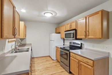 Welcome to this bright and airy 2-bedroom, 2-bath - photo 11