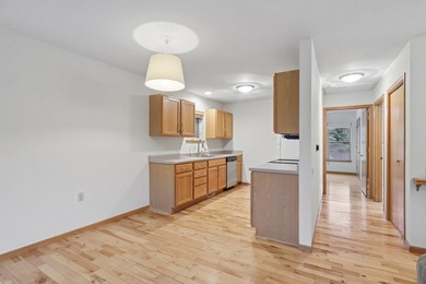 Welcome to this bright and airy 2-bedroom, 2-bath - photo 14