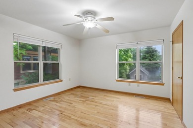 Welcome to this bright and airy 2-bedroom, 2-bath - photo 18