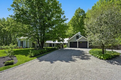 North Hatley, face au lac Massawippi. Adresse prestigieuse au - photo 5