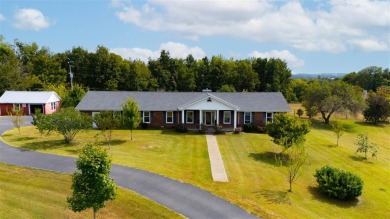 Lake Home For Sale in Glasgow, Kentucky