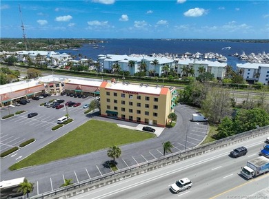 Presenting a rare opportunity to acquire a signature commercial - photo 4