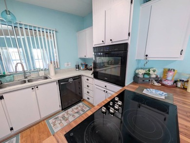 Brand new HVAC 2026! This wellkept 2 bedroom, 2 bath home has a - photo 12