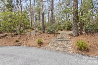 Exquisite Renovated Home on 1.3 Professionally Landscaped Acres - photo 3