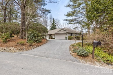 Exquisite Renovated Home on 1.3 Professionally Landscaped Acres - photo 5