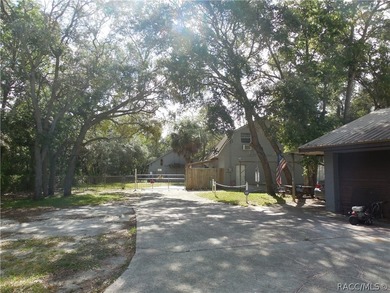 GREAT INVESTMENT OPPORTUNITY....This 3/2 home has an *in -law* - photo 2