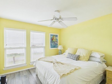 Welcome to your dream waterfront retreat, famously featured on - photo 10