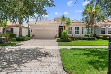 Beautiful Florenza model with a serene lake view overlooking a - photo 1