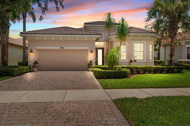 Beautiful Florenza model with a serene lake view overlooking a - photo 5