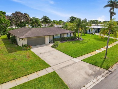 Welcome to this beautifully maintained 4-bedroom, 2-bath, 2-car - photo 8