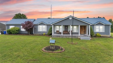 Lake Home For Sale in Mammoth Cave, Kentucky