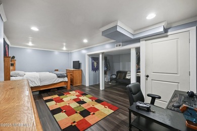 WOW! This 4 bed, 2.5 bath colonial in one of Brick's best - photo 21