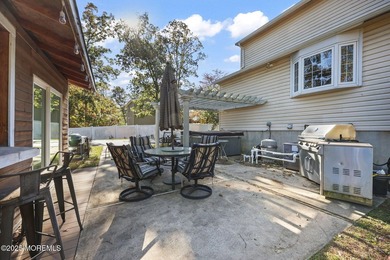 WOW! This 4 bed, 2.5 bath colonial in one of Brick's best - photo 35