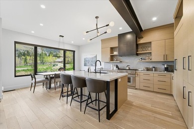 This well-maintained Canyons Village townhome offers the rare - photo 3