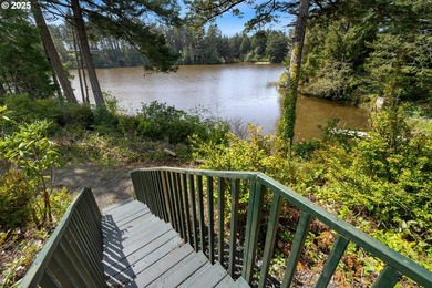 Between Lake & Ocean Oregon coast waterfront retreat with room - photo 4