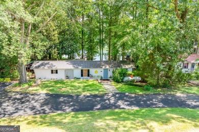 Lake Home For Sale in Lavonia, Georgia