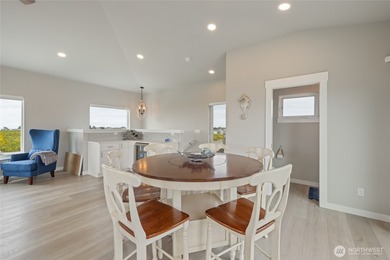 Additional listing photo 4