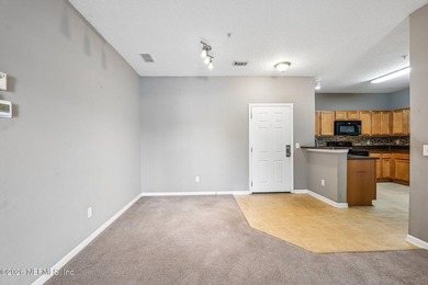 Welcome to this beautifully maintained 3-bedroom, 2-bath condo - photo 3