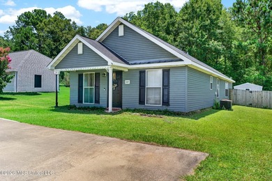 This exceptional 3-bedroom,2 bath home boasts a split floor plan - photo 3