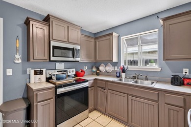 This exceptional 3-bedroom,2 bath home boasts a split floor plan - photo 9