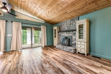 Featuring high-end finishes, no detail was spared in this - photo 4