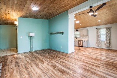 Featuring high-end finishes, no detail was spared in this - photo 7