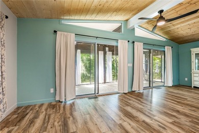 Featuring high-end finishes, no detail was spared in this - photo 9