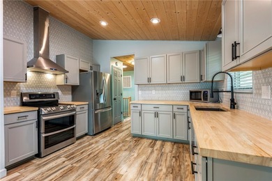 Featuring high-end finishes, no detail was spared in this - photo 10