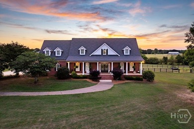 Experience the rare opportunity to enjoy true farm-style living - photo 1