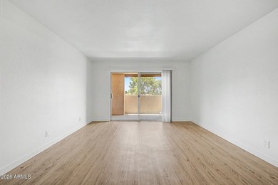 Stunning, completely remodeled 3rd-floor condo offering - photo 2