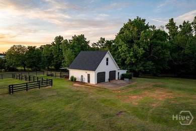 Experience the rare opportunity to enjoy true farm-style living - photo 4