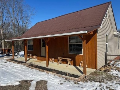 (private lake, pond, creek) Home For Sale in Cannelton Indiana